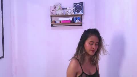 taylor lii0425 online show from May 17, 4:05 pm