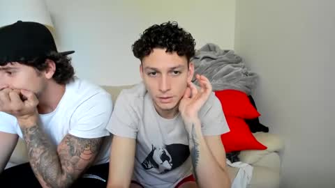 Snapshot of taylorcamz chatting on February 12, 10:37 pm taylorcamz online show from February 12, 10:37 pm