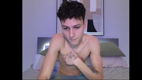 Snapshot of taylorcamz chatting on September 21, 3:54 am taylorcamz online show from September 21, 3:54 am