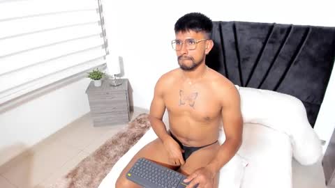 Snapshot of taylormaccurdy_ chatting on October 10, 7:08 pm taylormaccurdy_ online show from October 10, 7:08 pm