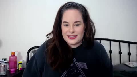 Taylor Michaels online show from September 30, 2:22 am