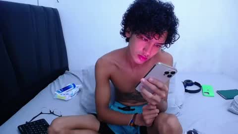 Tayron online show from February 8, 5:08 pm