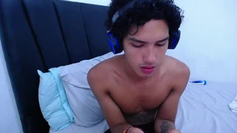 Tayron online show from February 16, 7:05 pm