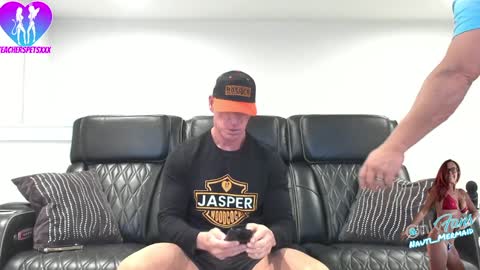 THE TEACHERS PETS online show from February 26, 1:14 am