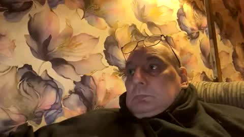 Mark online show from November 30, 5:09 pm