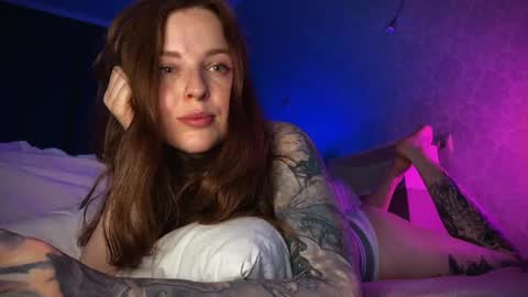 Snapshot of technoelf chatting on December 18, 5:10 pm Mary X TechnoElfff INST fansly kissmary online show from December 18, 5:10 pm