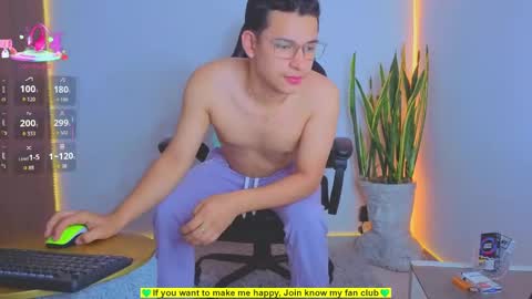 Snapshot of teddy_cowboy chatting on September 21, 5:28 pm Follow me on Twitter boys ryder and instagram teddyscoot 12 online show from September 21, 5:28 pm