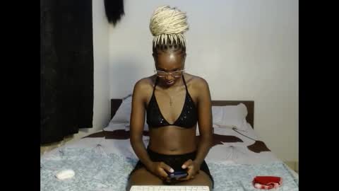 tempting_vibe online show from April 16, 1:49 am