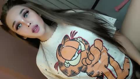 Snapshot of temptresses chatting on March 9, 10:19 pm Hi 8tsME MADDISON online show from March 9, 10:19 pm
