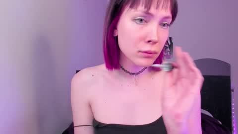 Kira online show from February 25, 9:40 pm