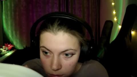 Anny Simpson online show from March 29, 8:10 pm