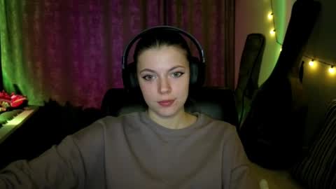 Anny Simpson online show from March 21, 9:30 pm