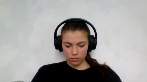 Snapshot of terranaufzinger chatting on September 12, 5:42 am Anny Simpson online show from September 12, 5:42 am