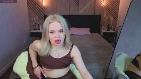 Tessa online show from May 25, 5:19 pm