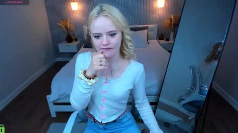 Tessa online show from March 19, 9:48 am