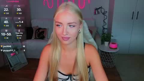 TessaHamilton online show from July 1, 2:48 pm