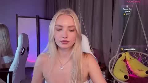 Snapshot of tessahamilton chatting on October 21, 1:38 pm TessaHamilton online show from October 21, 1:38 pm