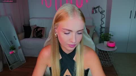 TessaHamilton online show from July 2, 2:33 pm