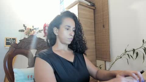Snapshot of thali_gomex chatting on February 22, 4:40 am Thalia Gomex online show from February 22, 4:40 am