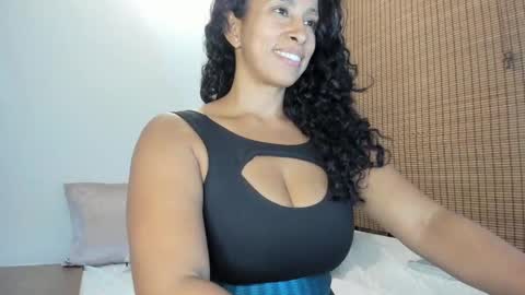 Snapshot of thali_gomex chatting on September 16, 9:07 pm Thalia Gomex online show from September 16, 9:07 pm