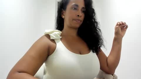 Snapshot of thali_gomex chatting on January 29, 3:01 am Thalia Gomex online show from January 29, 3:01 am
