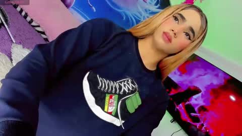 Thalia Girl online show from October 20, 1:32 am