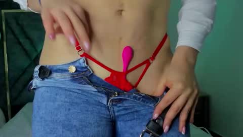 Snapshot of thamara_angells chatting on October 2, 2:05 pm Thamara online show from October 2, 2:05 pm