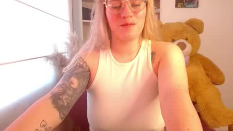 Snapshot of thamarajane1 chatting on January 16, 8:36 pm online show from January 16, 8:36 pm