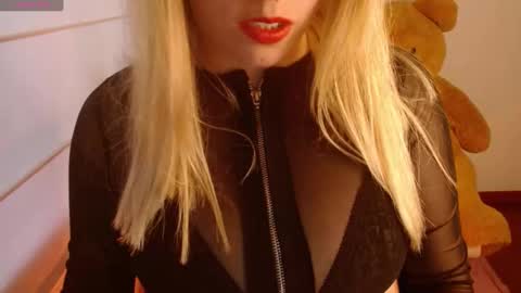 Snapshot of thamarajane1 chatting on January 20, 11:43 pm online show from January 20, 11:43 pm