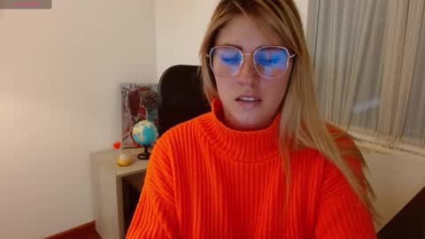 Snapshot of thamarajane1 chatting on February 27, 3:05 pm online show from February 27, 3:05 pm