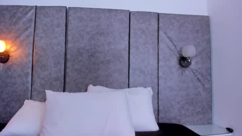 thara webstter online show from November 19, 11:42 am