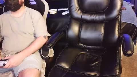 dave and alexis online show from February 13, 3:43 am