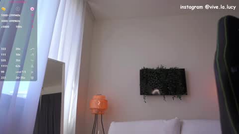 Snapshot of thatgirl___ chatting on September 19, 9:24 am my name is Lucy online show from September 19, 9:24 am