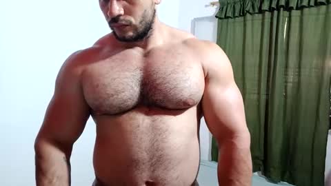 Snapshot of the_beastmuscle chatting on October 12, 6:43 pm beast online show from October 12, 6:43 pm