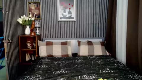 IG Lisa Avery Monroe online show from February 25, 1:36 pm