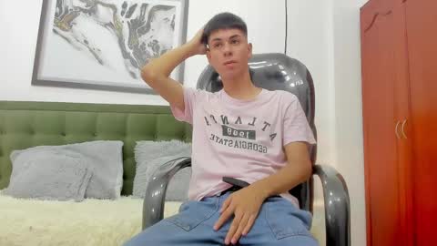   T H E    M A R K   K I N G online show from April 14, 5:49 pm