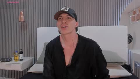 Snapshot of the_russo_ chatting on October 18, 12:31 pm RUSSO online show from October 18, 12:31 pm