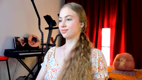 Ally    STREAMING ON TWITCH NOW Check my Twitter for updates online show from October 23, 5:25 pm