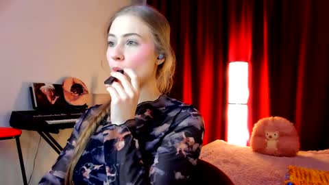 Ally    STREAMING ON TWITCH NOW Check my Twitter for updates online show from April 6, 12:52 am