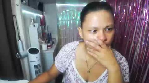 Snapshot of theaxxxx7970 chatting on October 2, 7:29 am thea online show from October 2, 7:29 am