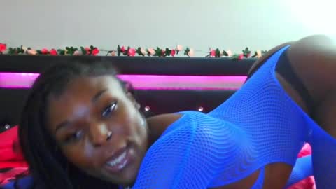 Snapshot of theebody chatting on September 28, 4:43 am theebody online show from September 28, 4:43 am