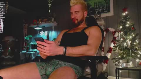 H online show from December 25, 11:20 pm