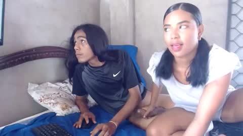 las cabras online show from April 12, 7:40 pm