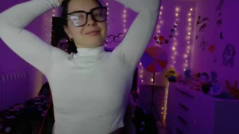 Snapshot of thefarmergirl chatting on October 13, 3:41 am TheFarmergirl online show from October 13, 3:41 am