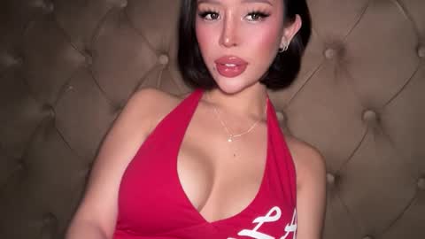 Elle  dont forget to folloW me and thumbs up online show from March 8, 4:16 am