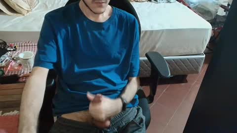 Max online show from December 8, 12:02 am