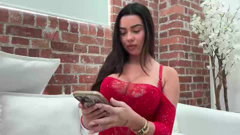 Itshollyrhodes online show from January 15, 3:04 am