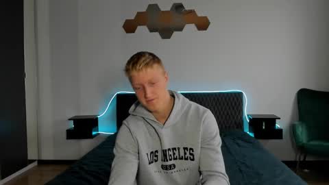 thejacob_d online show from December 18, 11:38 am