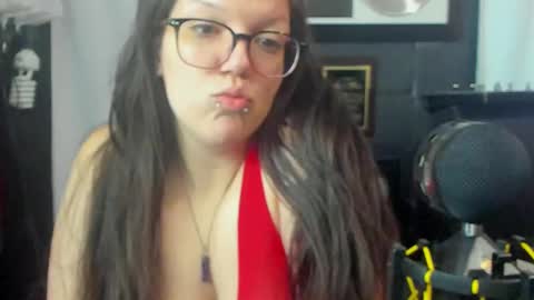 Snapshot of thekinkhouse chatting on February 9, 3:56 pm Goddess Nola online show from February 9, 3:56 pm
