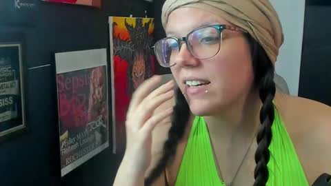 Snapshot of thekinkhouse chatting on February 26, 6:59 pm Goddess Nola online show from February 26, 6:59 pm